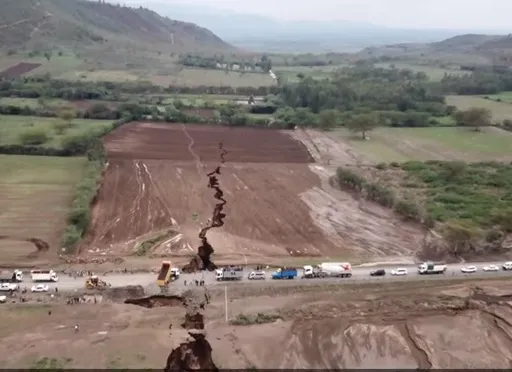 Cracks in Kenya’s rift valley raise concerns amid heavy rains