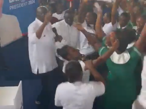 Netizens puzzled by nursing trainees’ excitement as they dance with Dr Bawumia during meeting