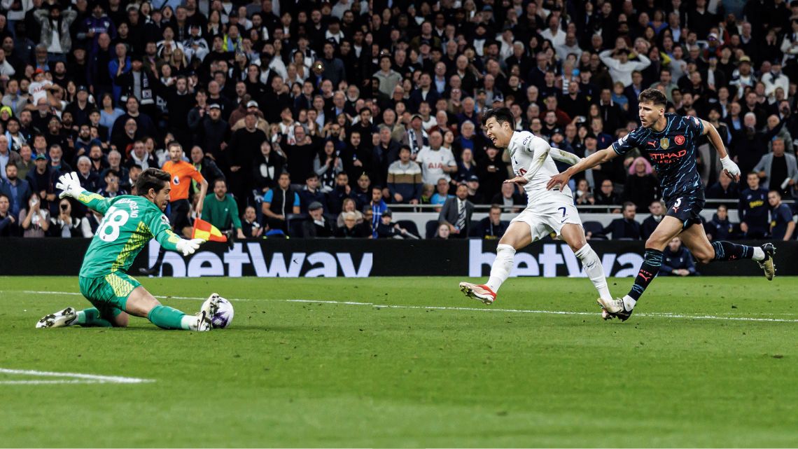 Stefan Ortega’s energetic display praised as City draw closer to title