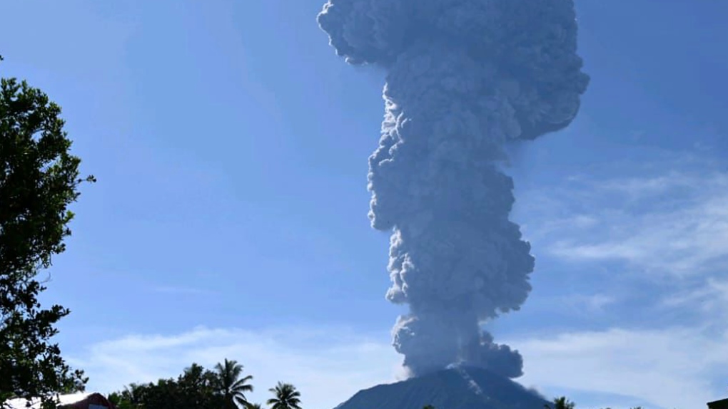 Indonesia raises Mount Ibu volcanic alert to the highest level