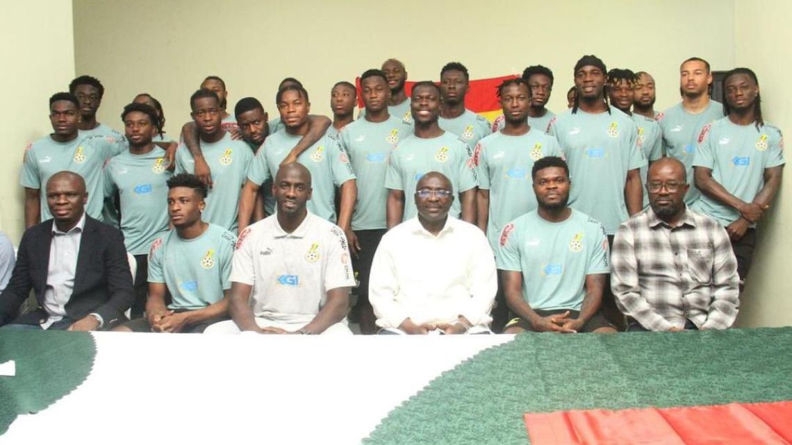 Bawumia meets Black Stars ahead of CAR game