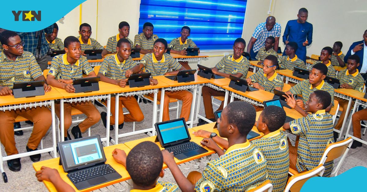 Opoku Ware SHS students receive the first batch of smart tablets from Bawumia