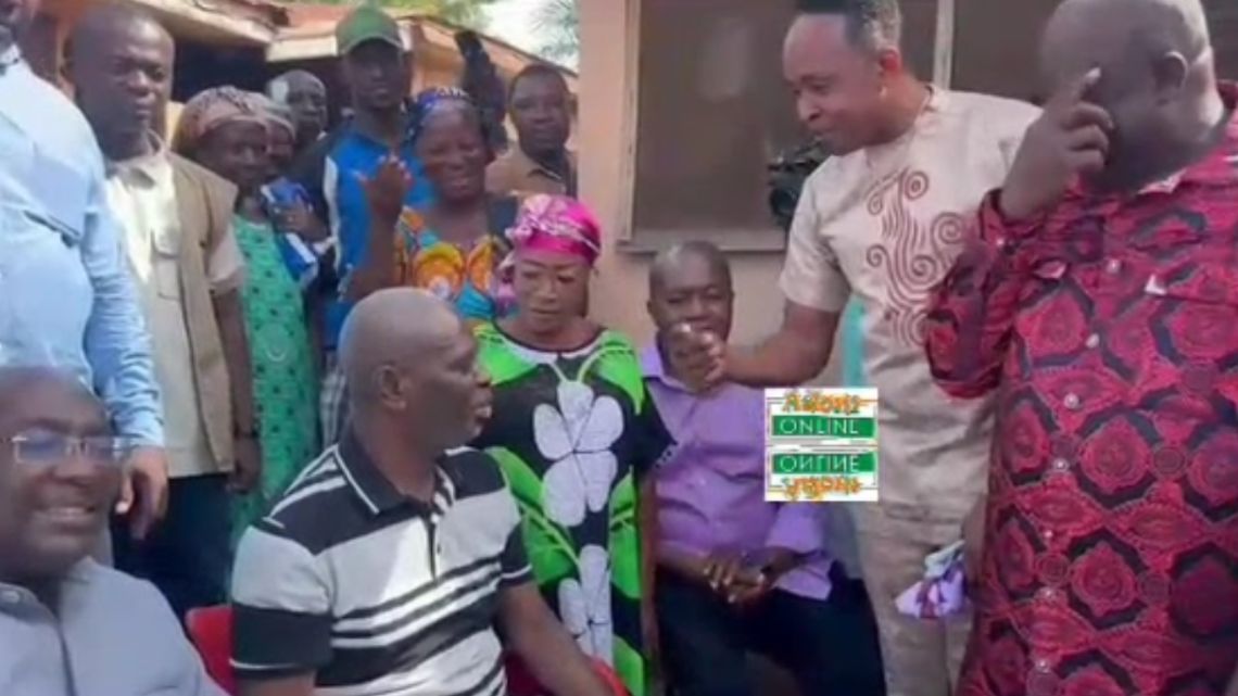 Bawumia pays courtesy visit on Gospel musician, Yaw Sarpong