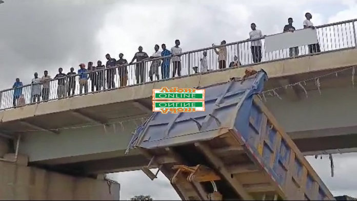 Fatal accident at Kasoa Chrispo City overpass leaves tipper truck driver dead, mates in critical condition
