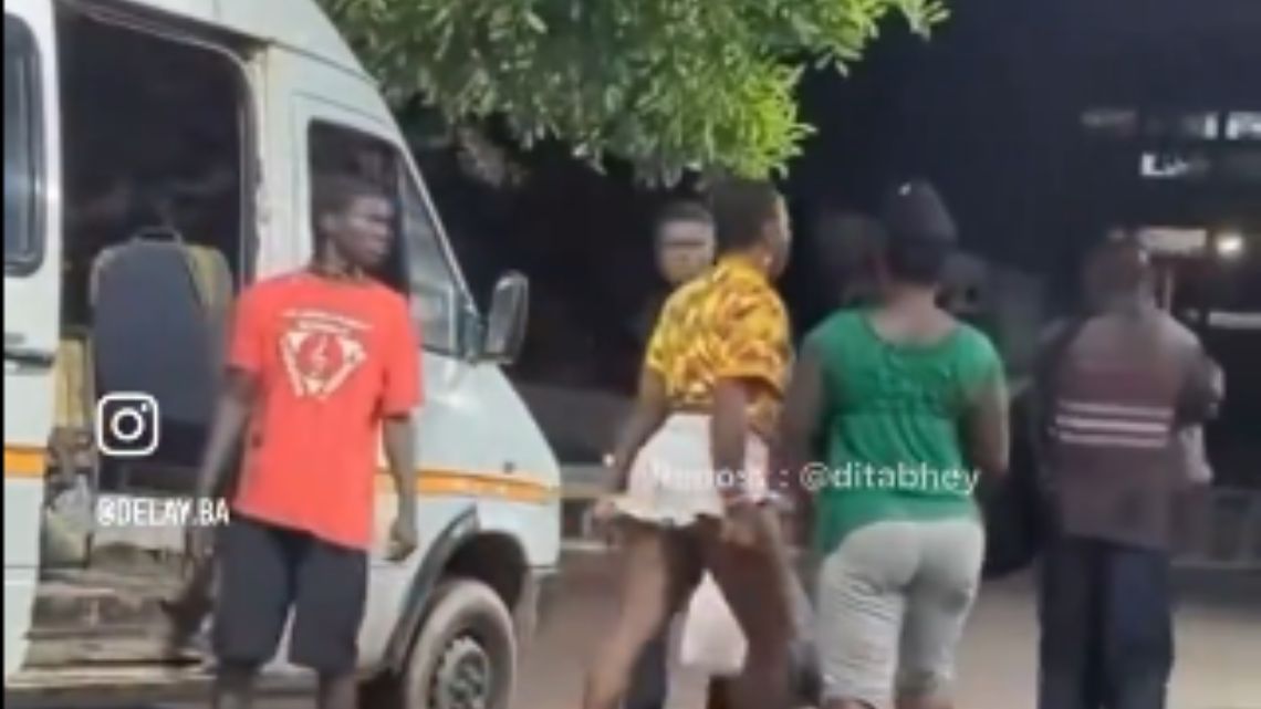 VIDEO: Angry driver forcefully drops off female passenger, nearly trade blows in Accra