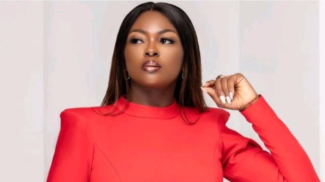 Former BBNaija star Ka3na exposed over ‘fake’ private jet, Range Rover social media post