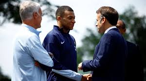 Video: Camera captures Mbappe telling Emmanuel Macron day his Real Madrid move will be revealed