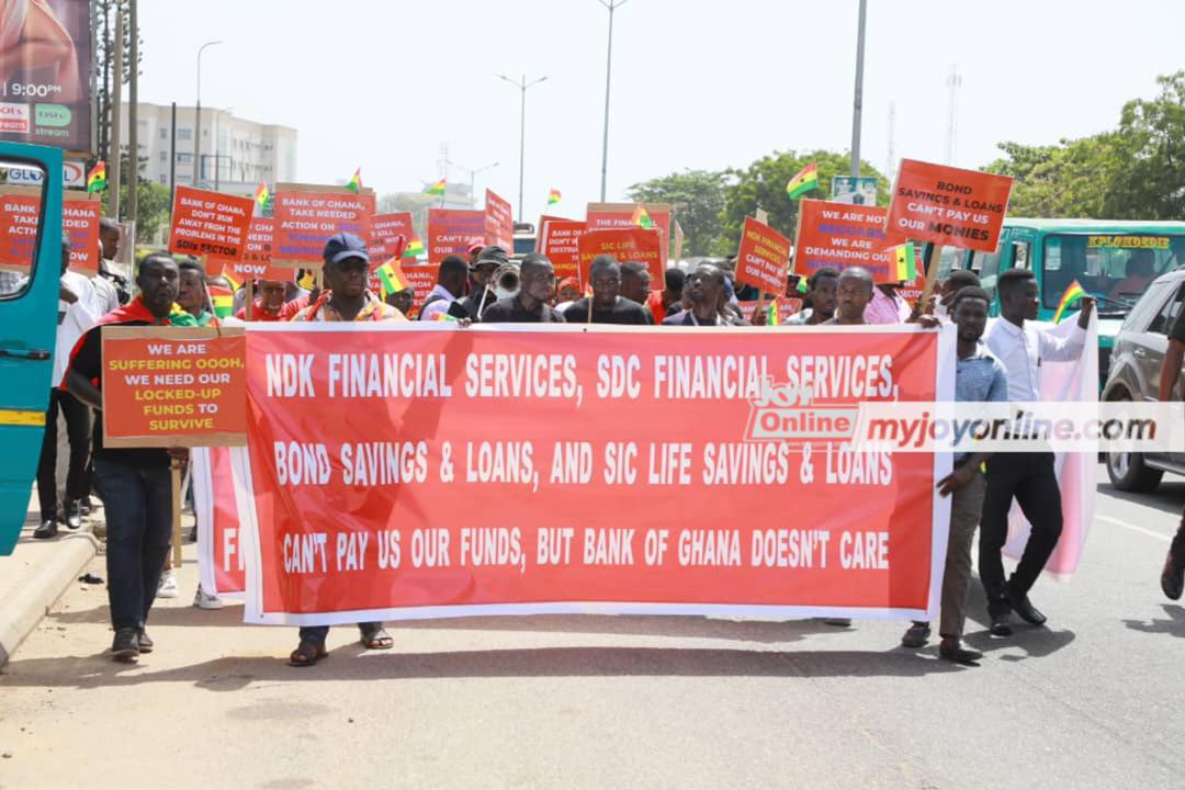 Locked-Up Investment Holders Forum restarts scheduled protests at Finance Ministry