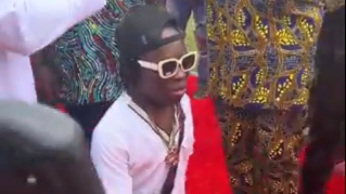 Video: Watch as Shatta Bandle arrives at Mr. Ibu’s funeral