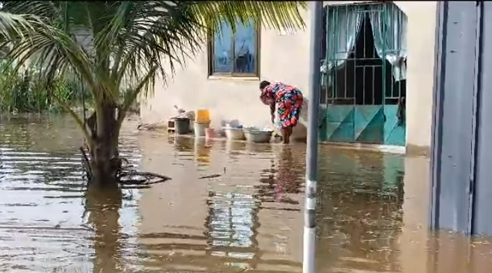 Road contractor blocks bridge in Gomoa, causes major flooding and leaves over 150 houses submerged