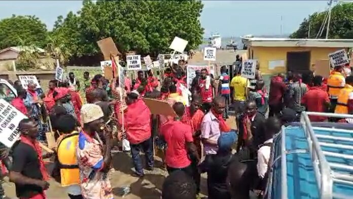 Drivers, commuters in Afram plains protest poor roads and poor stated of ferry