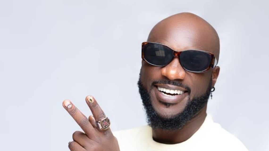 Kwabena Kwabena marks 20 years of ‘Aso’ with electrifying Valentine’s concert