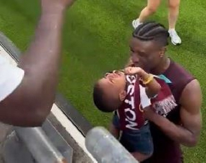 Video: ‘Bless him for me so he becomes like you’ – US-based Ghanaian as he gives his baby to Kudus