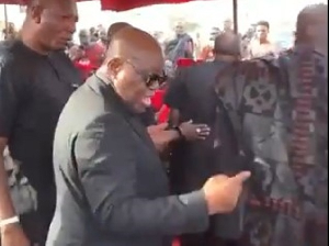 Akufo-Addo reportedly orders another chief to stand and greet him