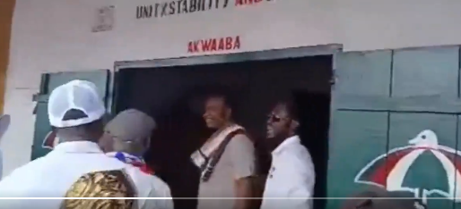 Wontumi storms NDC party office at Akomadan to campaign
