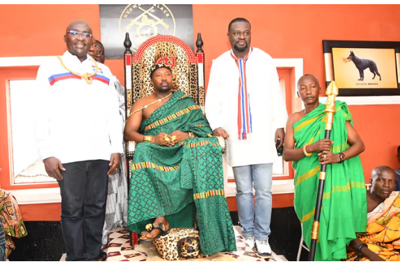 Nsawam Chief enstools Bawumia enstooled as ‘Chief of Internet’ (Ntentankesehene)