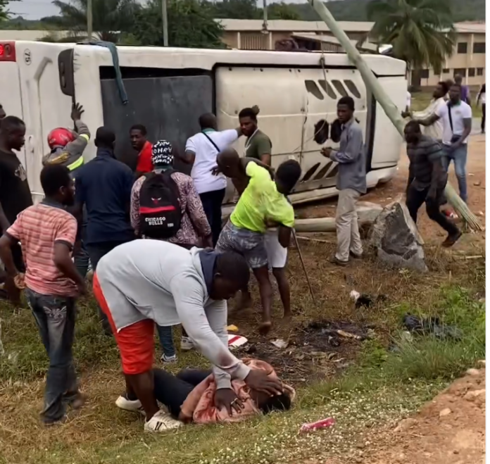 Bus carrying Ivorian tourists in Ghana involved in accident at Anomabo