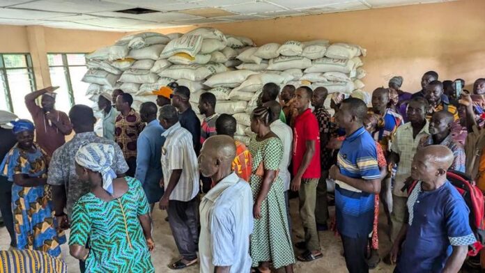 More than 600 Nkwanta South farmers get fertilizers, ammonia, urea through govt’s PFJ II