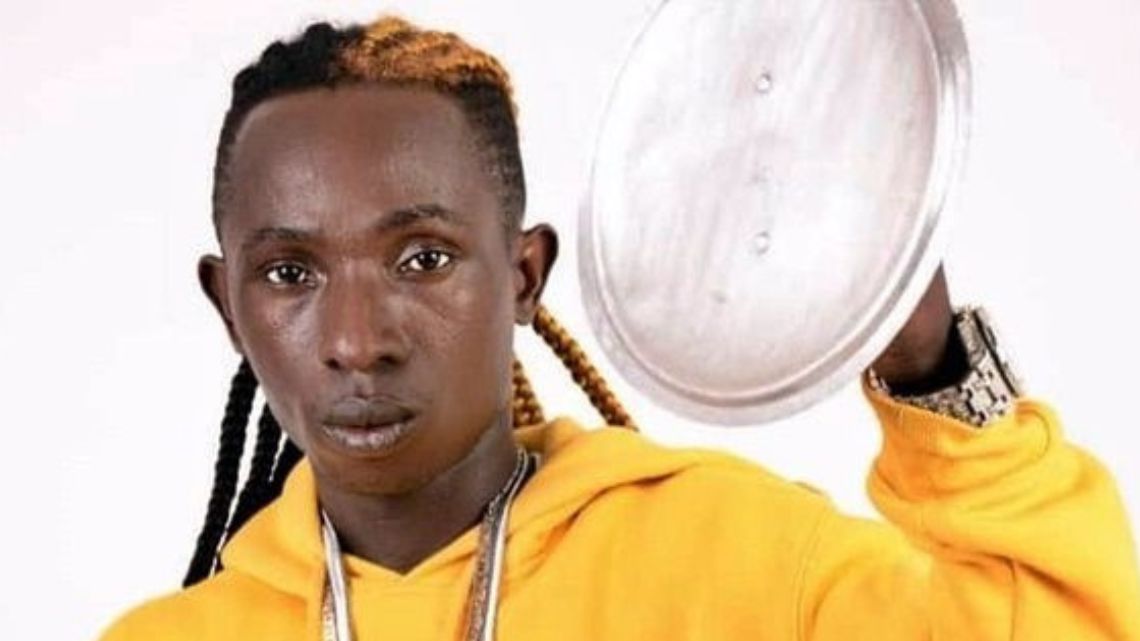 Video: Patapaa requests fufu on a plane