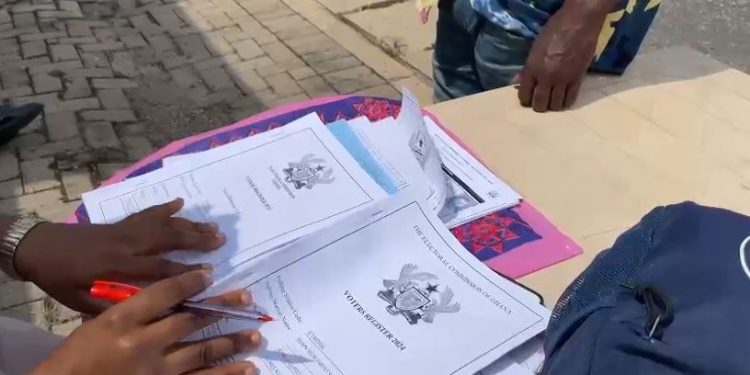 Low turnout in ongoing voter exhibition exercise – EC