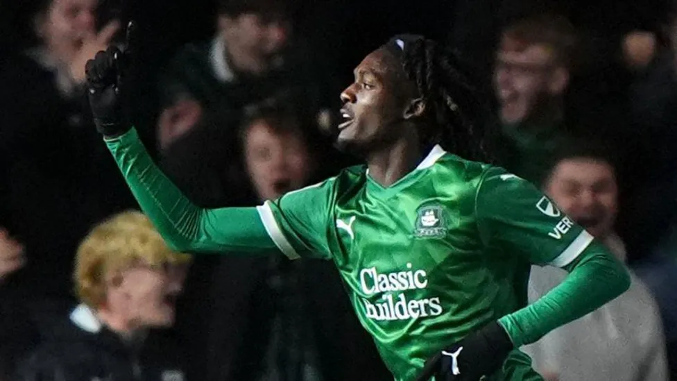  Plymouth beat Luton Town by 3 goals