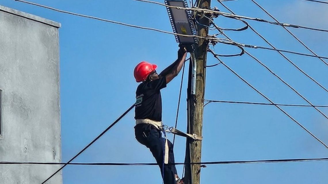 Dumelo installs streetlights in Ayawaso West Wuogon constituency