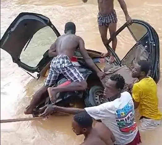 One missing, as mother and child; 2 others dead as car skids into Owabi River