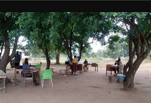 Asebi D/A pupils allegedly sit under trees to study – Reports