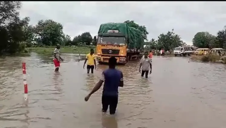 Nyomoase Bridge submerged by water, portion of Atebubu-Kumasi Highway closed