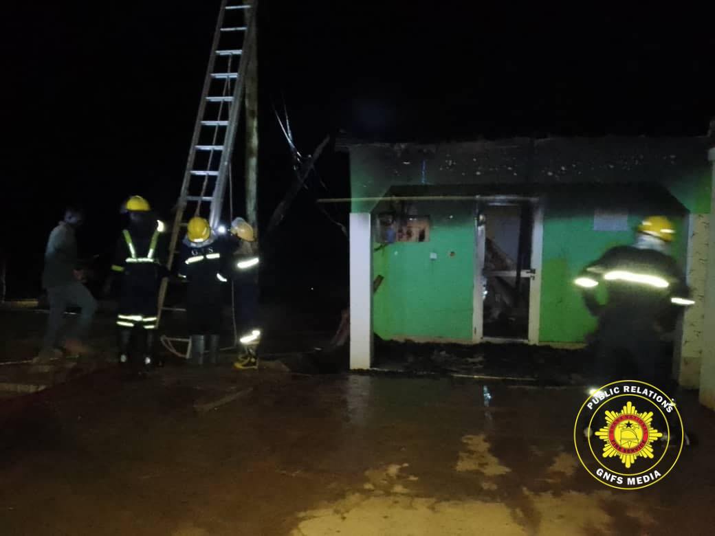 6 rooms in apartments at Wassa Agona burnt