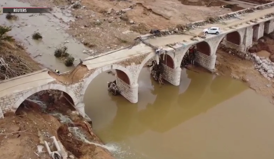 Damaged bridge near Valencia being reconstructed