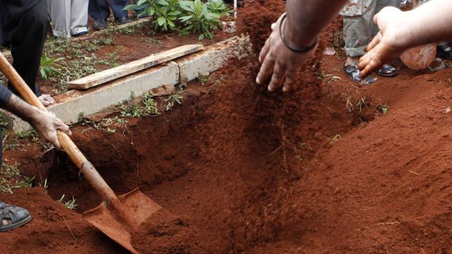 Mob attacks 2 for exhuming body of 10-year-old at Ashalaja