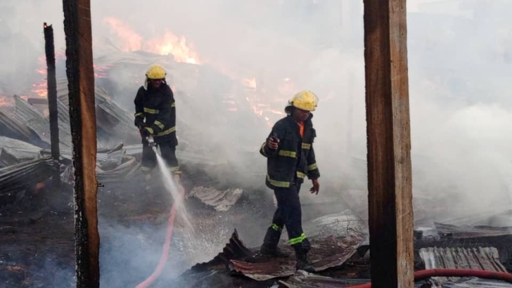  Kwadaso wood market in Kumasi destroyed by fire