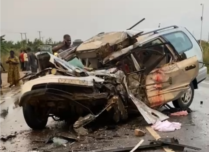Video: 2 suspected dead, others injured in gory accident at Gomoa Otsew