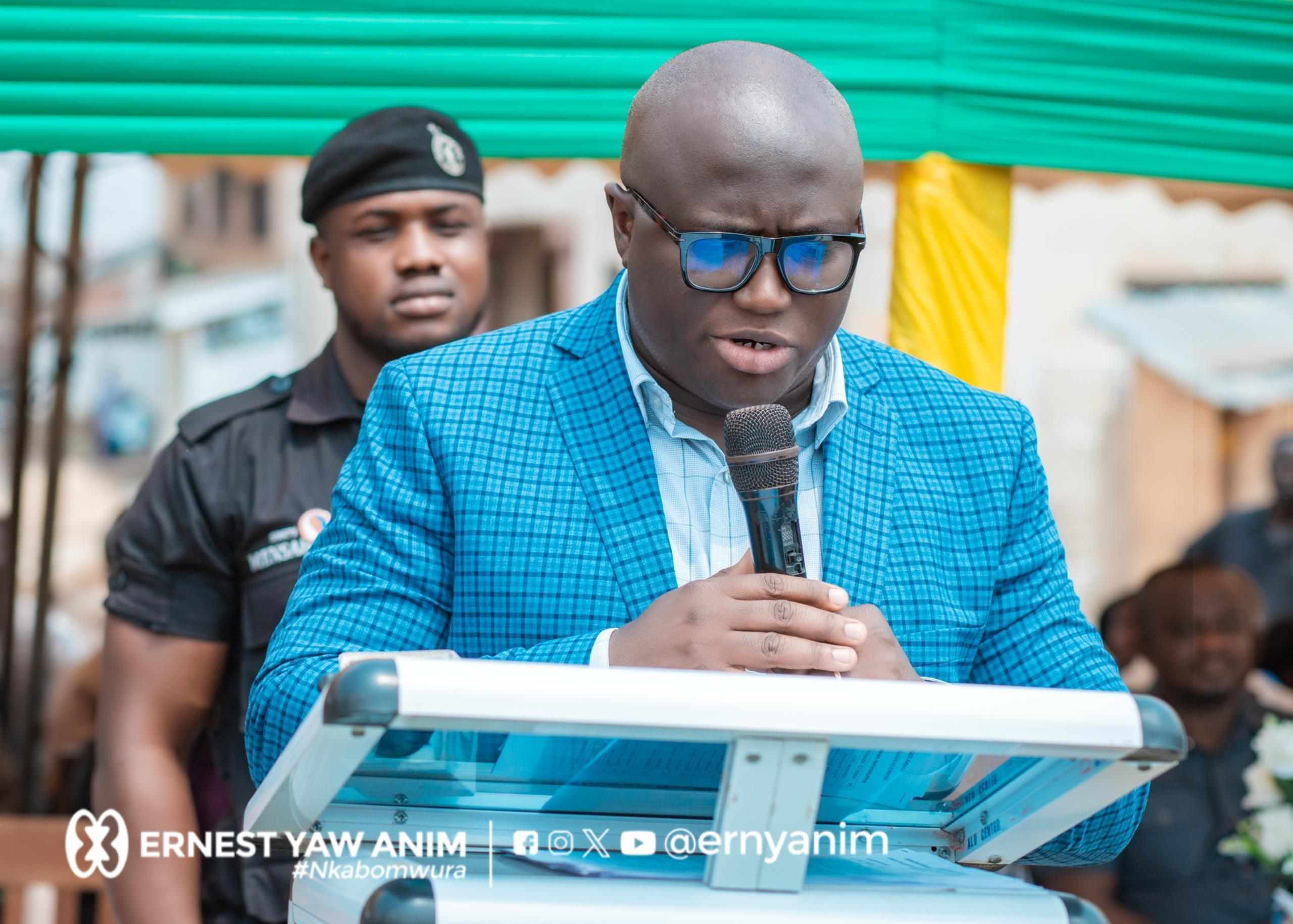 Kumawu MP holds award scheme to honour teachers