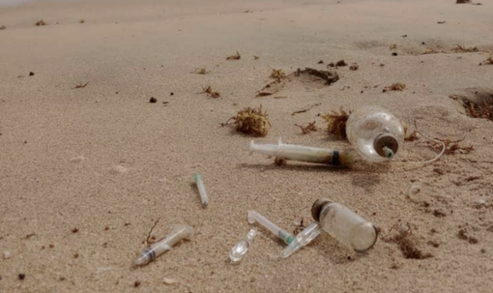 W/R: Syringes, surgical gloves wash up on Ngelekazo beach