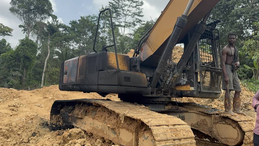 E/R: Forestry officials allegedly burn four excavators at Obuoho