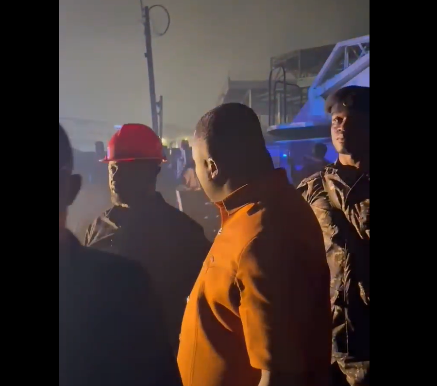 Ashanti Regional Minister confronts ‘ineffective’ fire fighters amid Adum Market fire