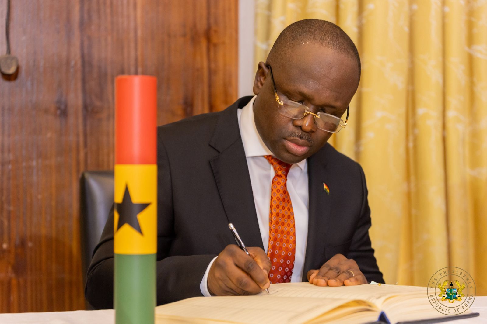 BREAKING: Defense Minister dies in GAF helicopter crash