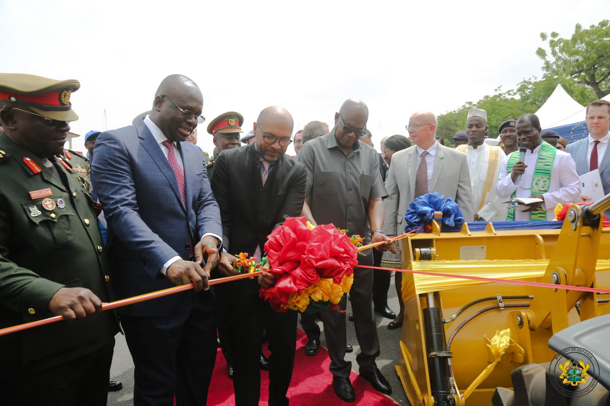 EU donates non-lethal equipment to GAF