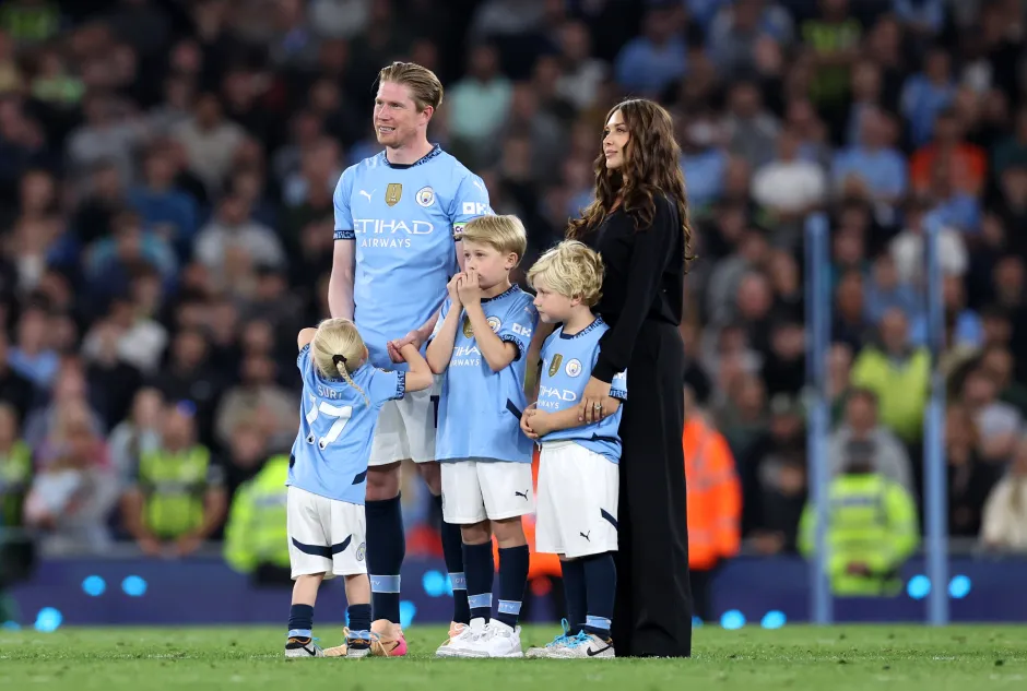 De Bruyne bids farewell as Man City beat Bournemouth
