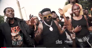 ‘One shoulder, one cedi’ – DJ Azonto replies Medikal in new song