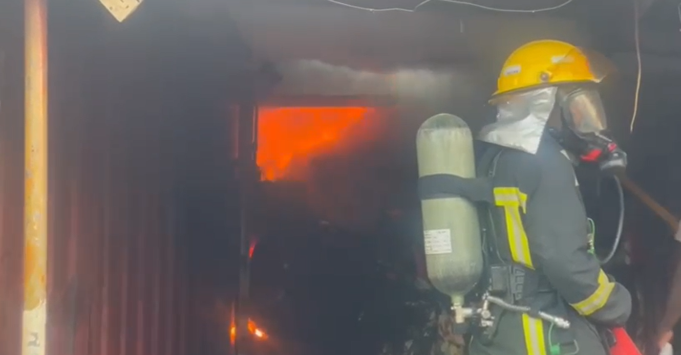 Fire ravages 2 shops at Kantamanto Tazani lane, GNFS complain about buildings on fire hydrants