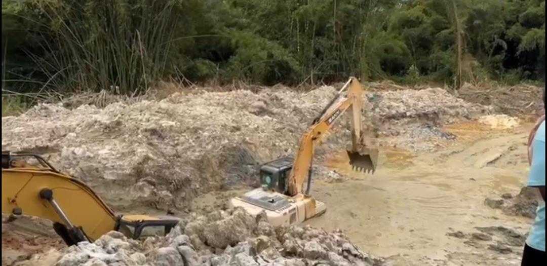 Galamseyers attack EPA team at Obuasi, two journalists sustain injuries