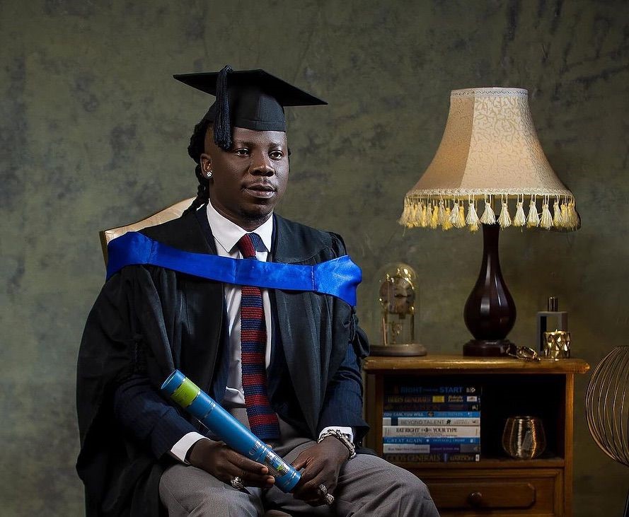 Stonebwoy graduates with master’s degree from GIMPA
