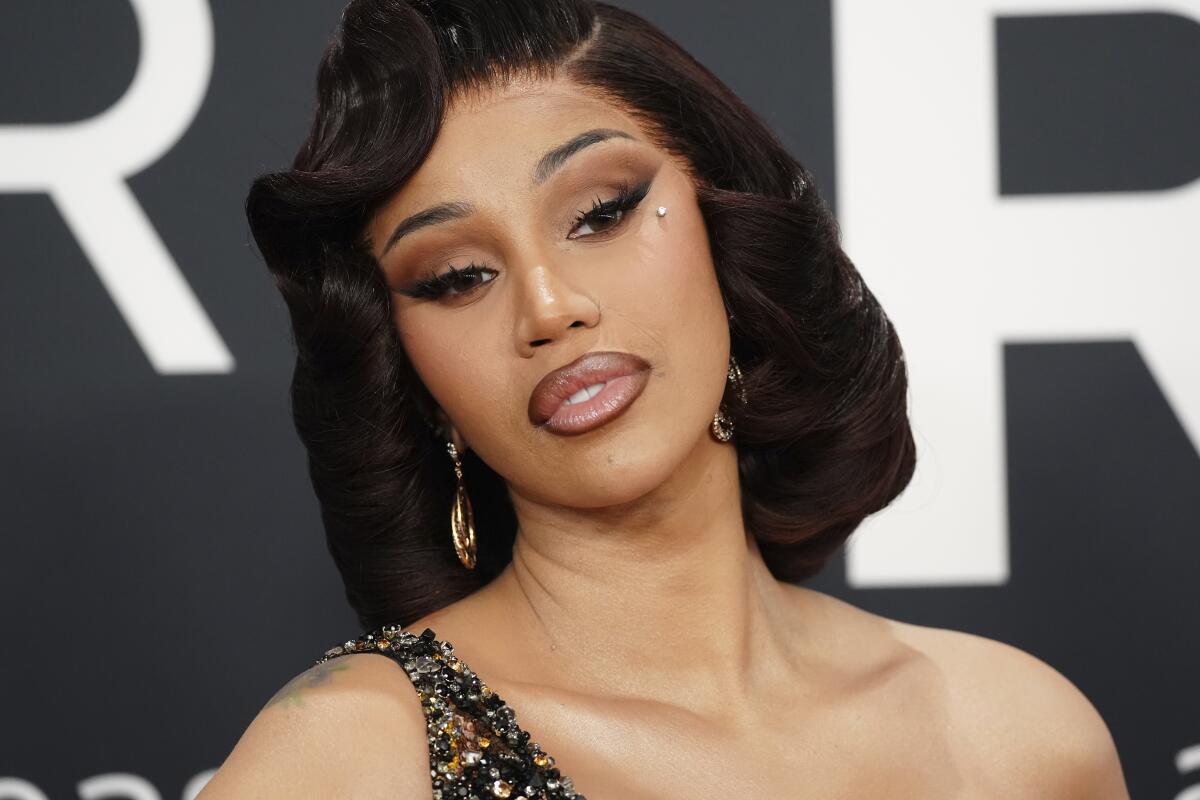 “I hate men!” – Cardi B