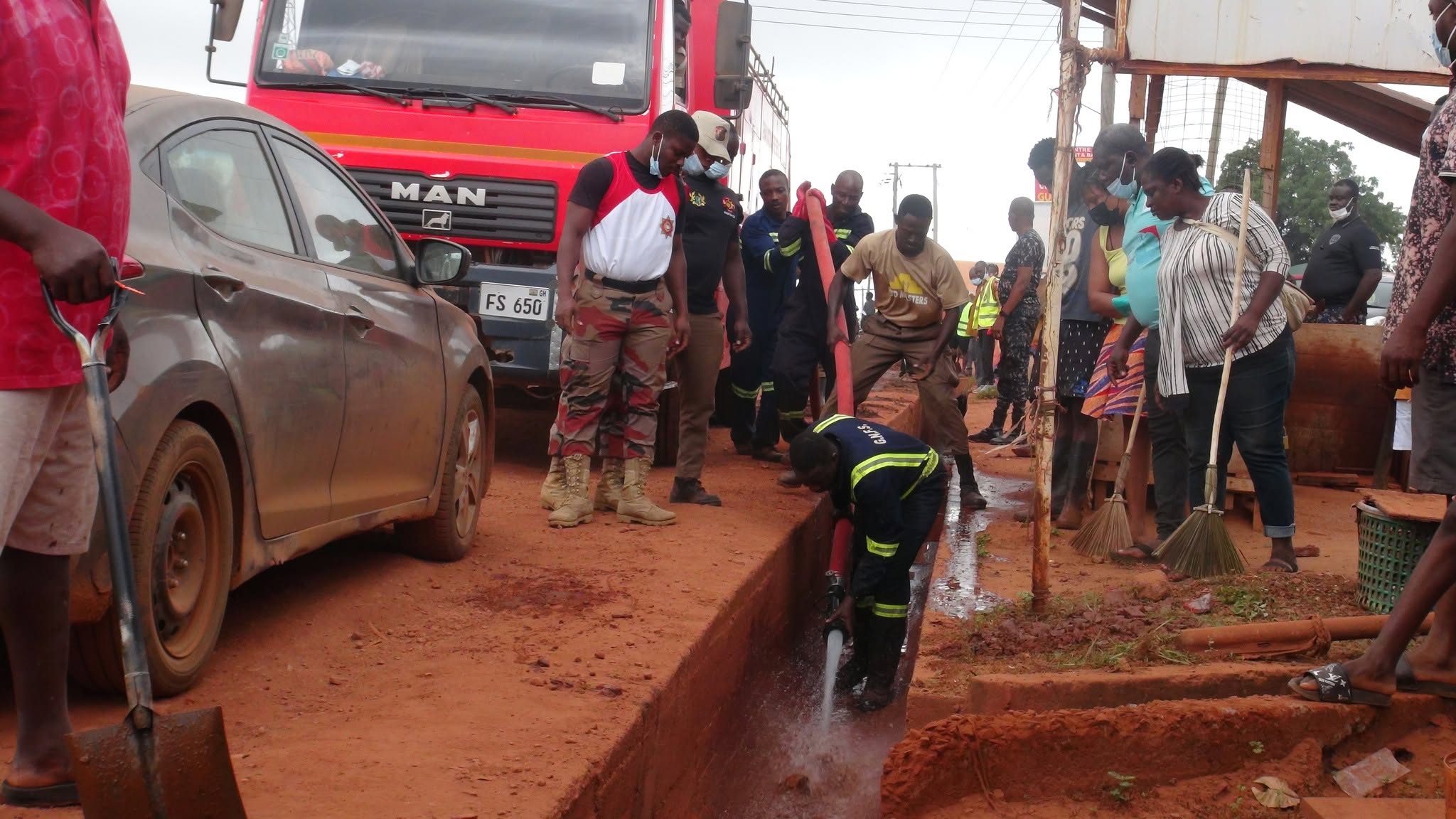 Scenes from Day One of the National Clean-Up Exercise