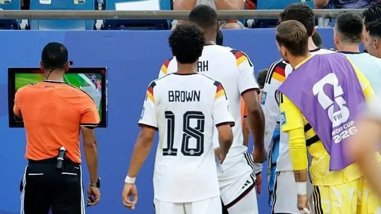 Any obstruction of goalkeepers is punishable – FIFA explains Germany’s disallowed goal
