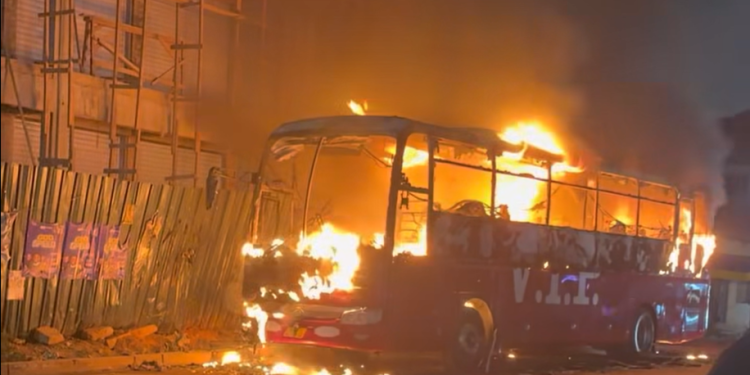 VIP Bus catches fire on Kumasi- Sunyani road; passengers escape unhurt